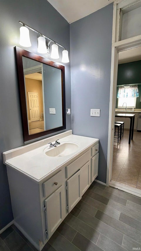 Tiny photo for 908 W Fourth Street, Mount Vernon, IN 47620 (MLS # 202635619)