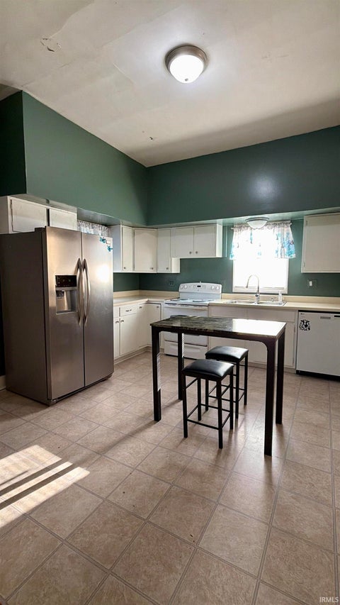 Tiny photo for 908 W Fourth Street, Mount Vernon, IN 47620 (MLS # 202635619)