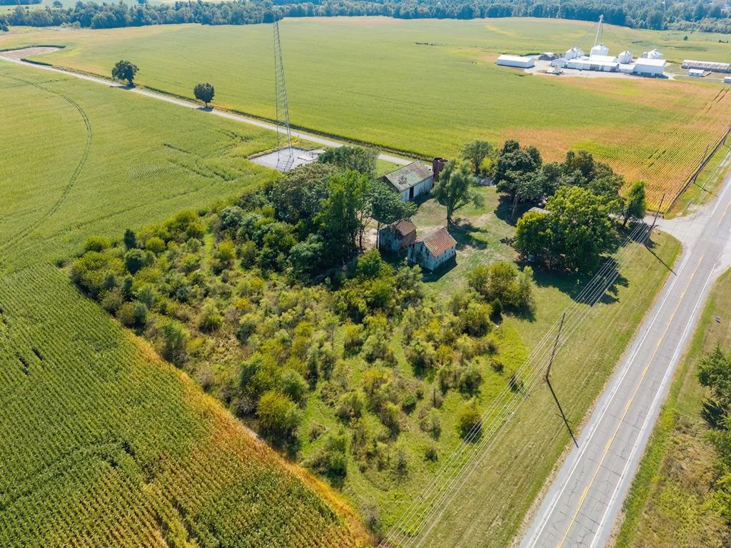 Photo of 990 W 400 S, Pleasant Lake, IN 46779 (MLS # 202537119)