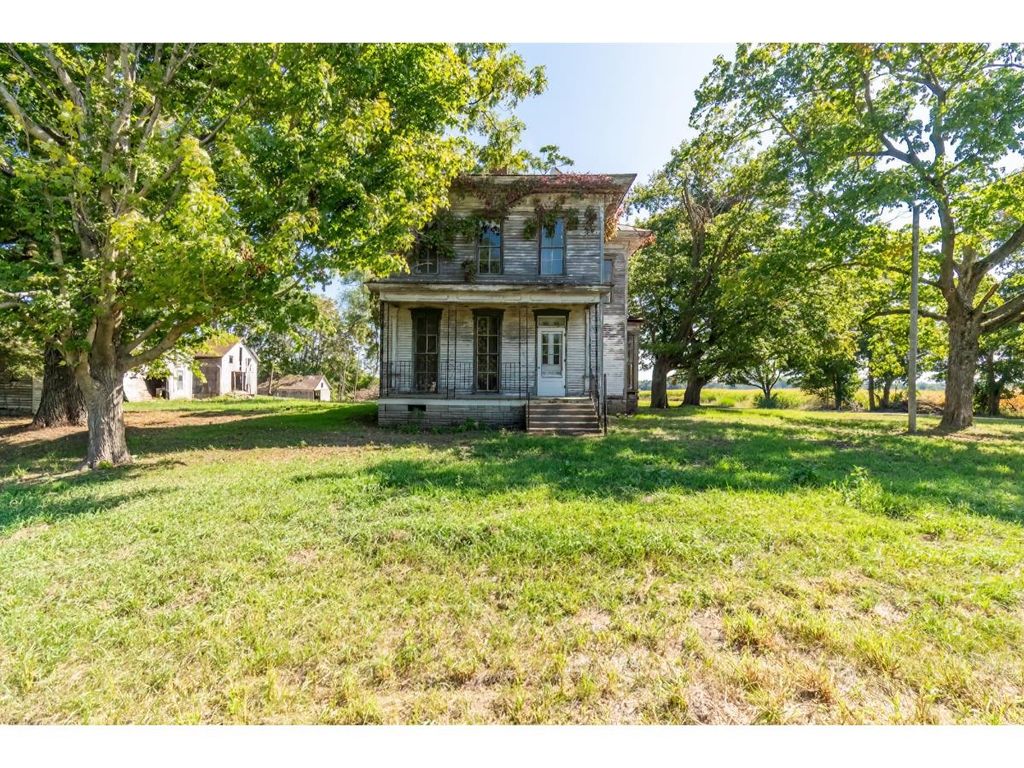 Photo of 990 W 400 S, Pleasant Lake, IN 46779 (MLS # 202537119)