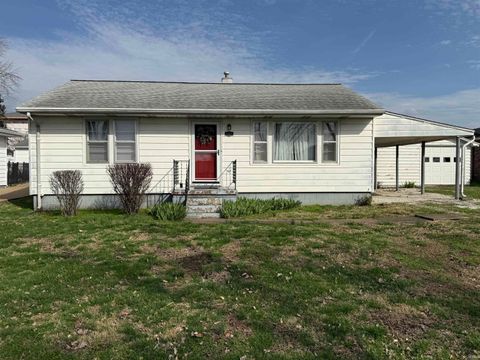 Photo of 3886 Clover Drive, Newburgh, IN 47630 (MLS # 202607855)