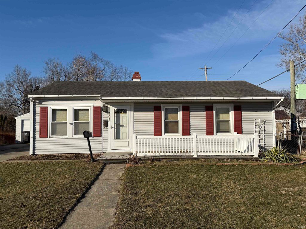 Photo of 602 Warwick Avenue, Fort Wayne, IN 46825 (MLS # 202606085)