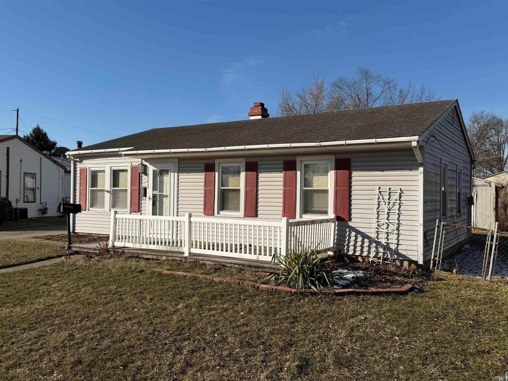 Photo of 602 Warwick Avenue, Fort Wayne, IN 46825 (MLS # 202606085)