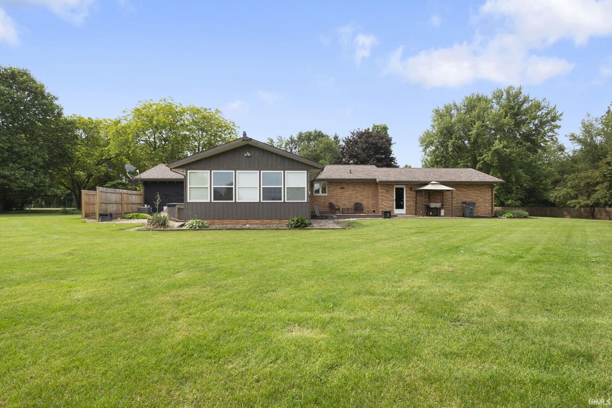 Goshen, Indiana 46528, United States, 5 Bedrooms Bedrooms, ,3 BathroomsBathrooms,Residential,Pending,156480