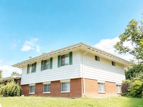 Tiny photo for 222 SCHILLING Street, West Lafayette, IN 47906 (MLS # 202632751)