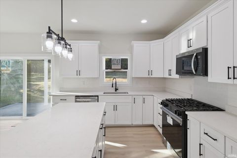 Tiny photo for 16470 Petro Drive, Mishawaka, IN 46544 (MLS # 202539988)
