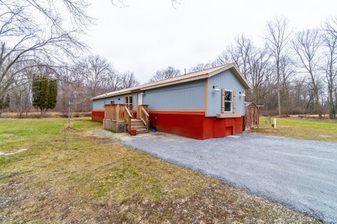 Tiny photo for 2205 E 770 S Witmer Lake, Wolcottville, IN 46795 (MLS # 202605559)
