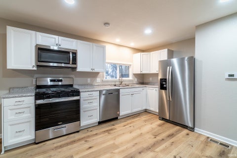 Tiny photo for 2205 E 770 S Witmer Lake, Wolcottville, IN 46795 (MLS # 202605559)