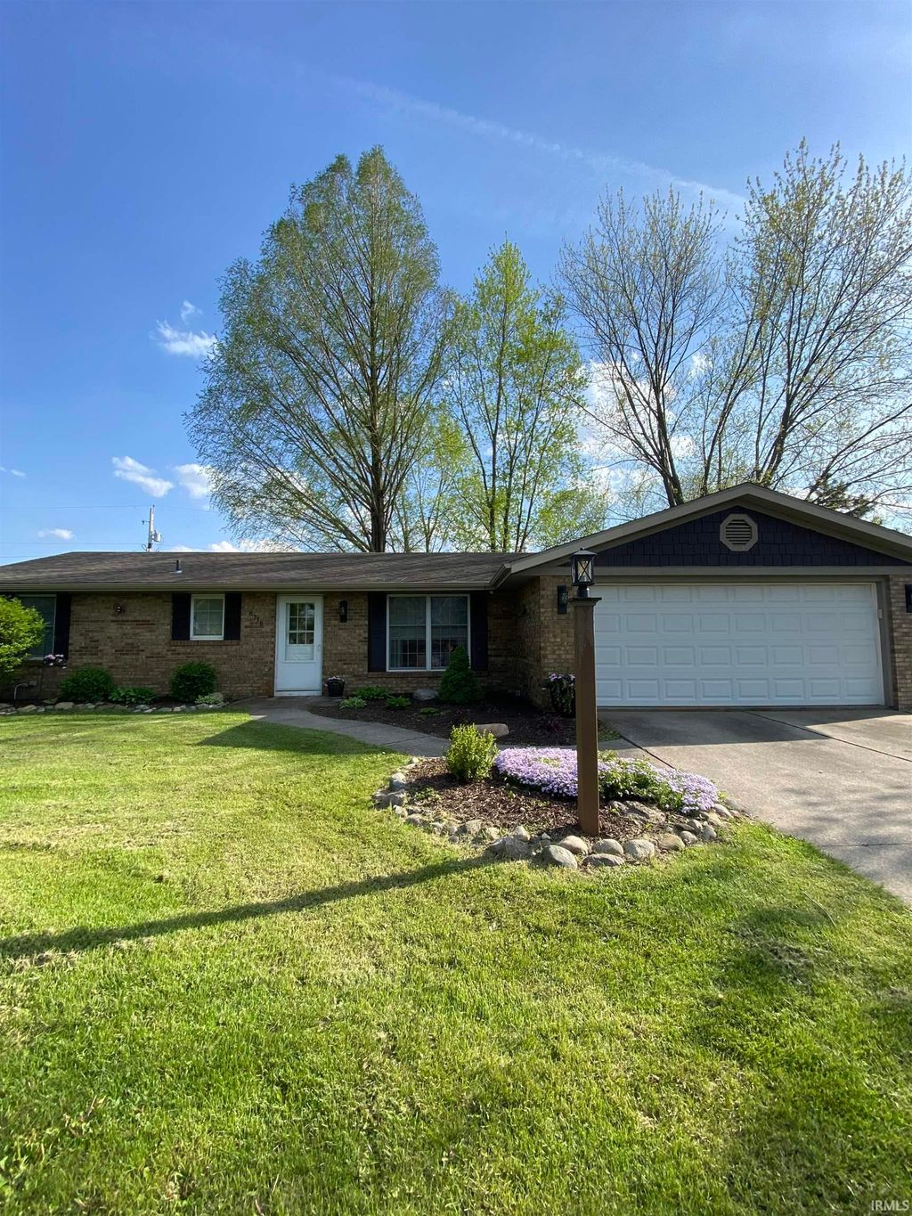 Photo of 8716 Multirose Lane, Leo, IN 46765 (MLS # 202614610)