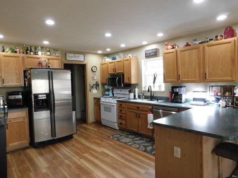 Tiny photo for 11087 S Trinity Lane, Pekin, IN 47165 (MLS # 202609650)