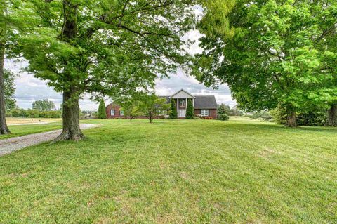 7001 Old Boonville Highway, Evansville, IN 47715 - #: 202515675