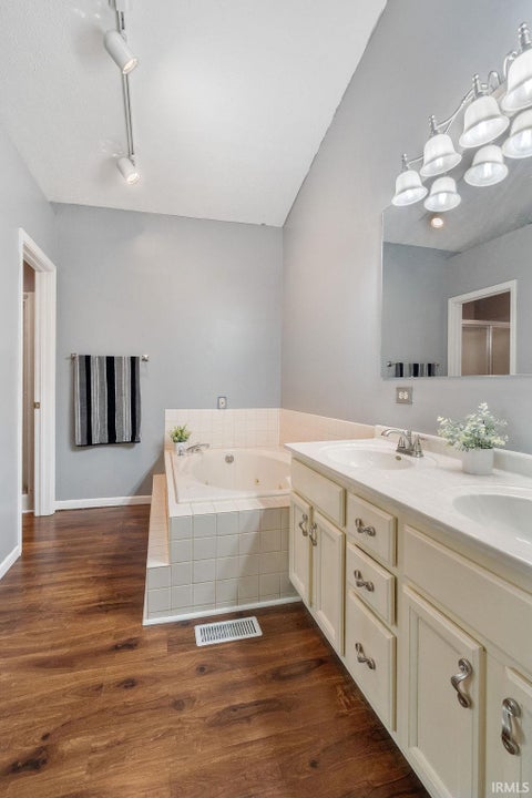 Tiny photo for 1872 VALLEY VIEW Drive, Kokomo, IN 46902 (MLS # 202642935)
