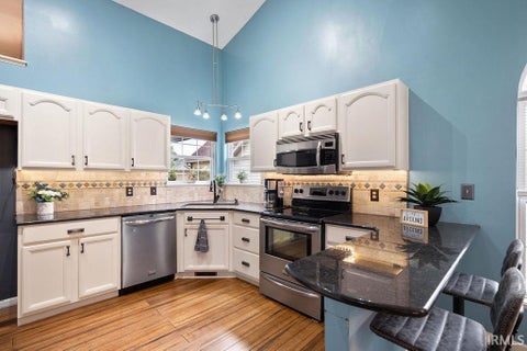 Tiny photo for 1872 VALLEY VIEW Drive, Kokomo, IN 46902 (MLS # 202642935)