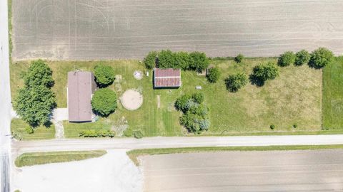 Tiny photo for 7987 N CR 525 W, Royal Center, IN 46978 (MLS # 202621370)