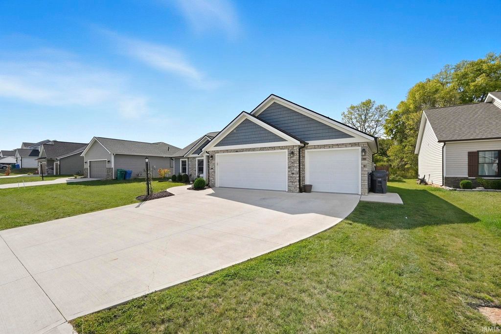 Photo of 747 N Norfolk Cove, Columbia City, IN 46725 (MLS # 202538187)
