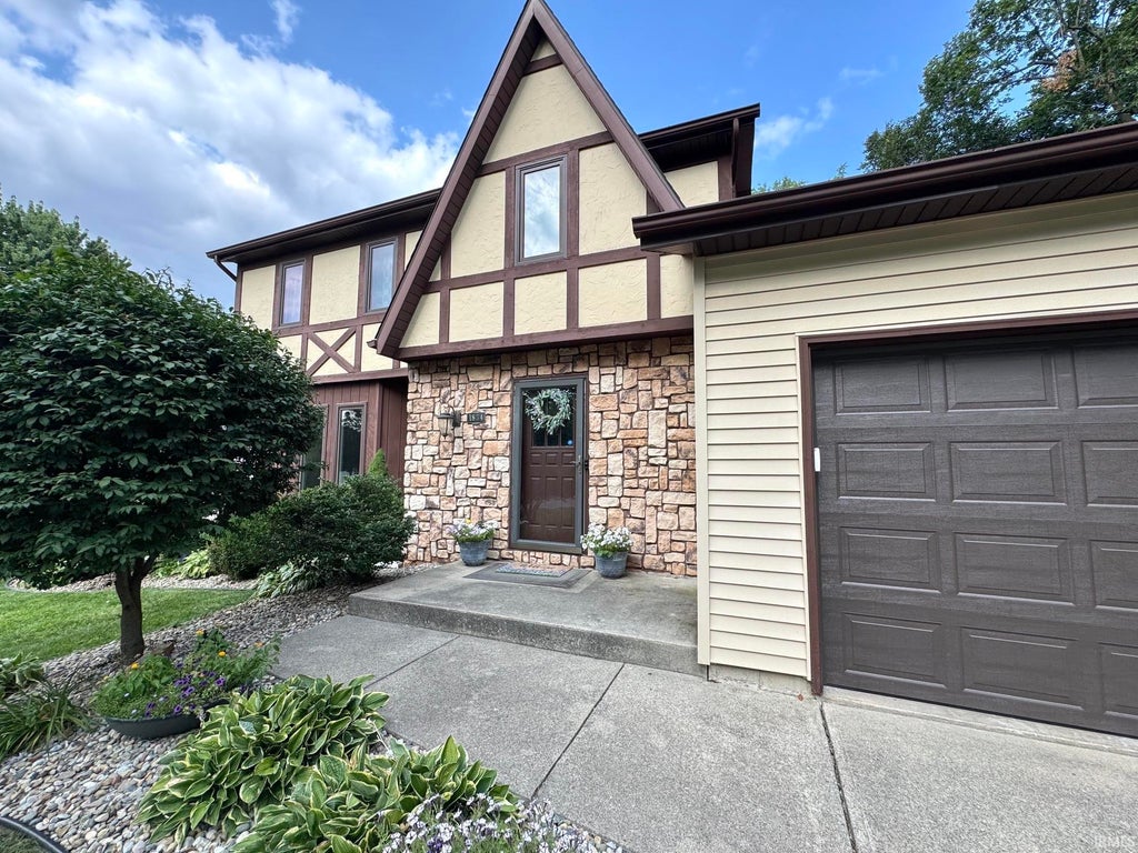 Photo of 1834 Forest Edge Drive, Mishawaka, IN 46544 (MLS # 202630318)