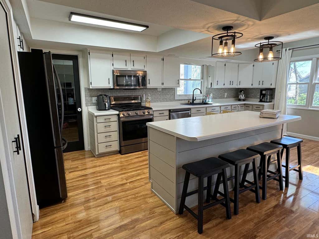Photo of 1834 Forest Edge Drive, Mishawaka, IN 46544 (MLS # 202630318)
