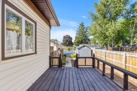 Tiny photo for 522 Laurel Street, Elkhart, IN 46514 (MLS # 202618659)