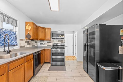 Tiny photo for 522 Laurel Street, Elkhart, IN 46514 (MLS # 202618659)