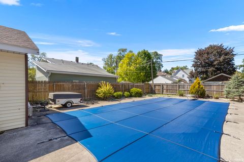 Tiny photo for 522 Laurel Street, Elkhart, IN 46514 (MLS # 202618659)