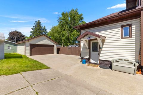 Tiny photo for 522 Laurel Street, Elkhart, IN 46514 (MLS # 202618659)