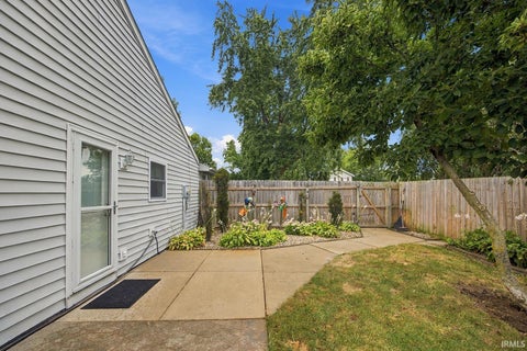Tiny photo for 412 Old Romney Road, Lafayette, IN 47909 (MLS # 202637823)
