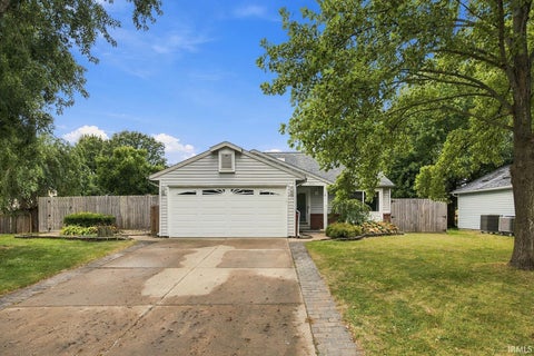 Photo of 412 Old Romney Road, Lafayette, IN 47909 (MLS # 202637823)