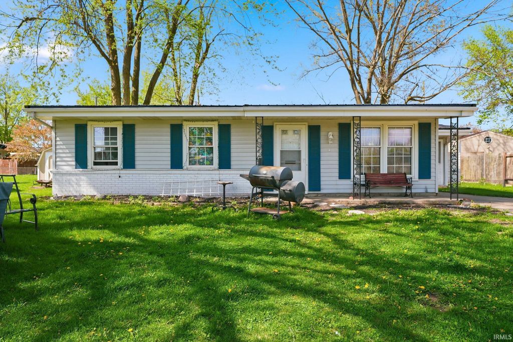 Photo of 214 W Crown Lane, Fort Wayne, IN 46807 (MLS # 202616145)