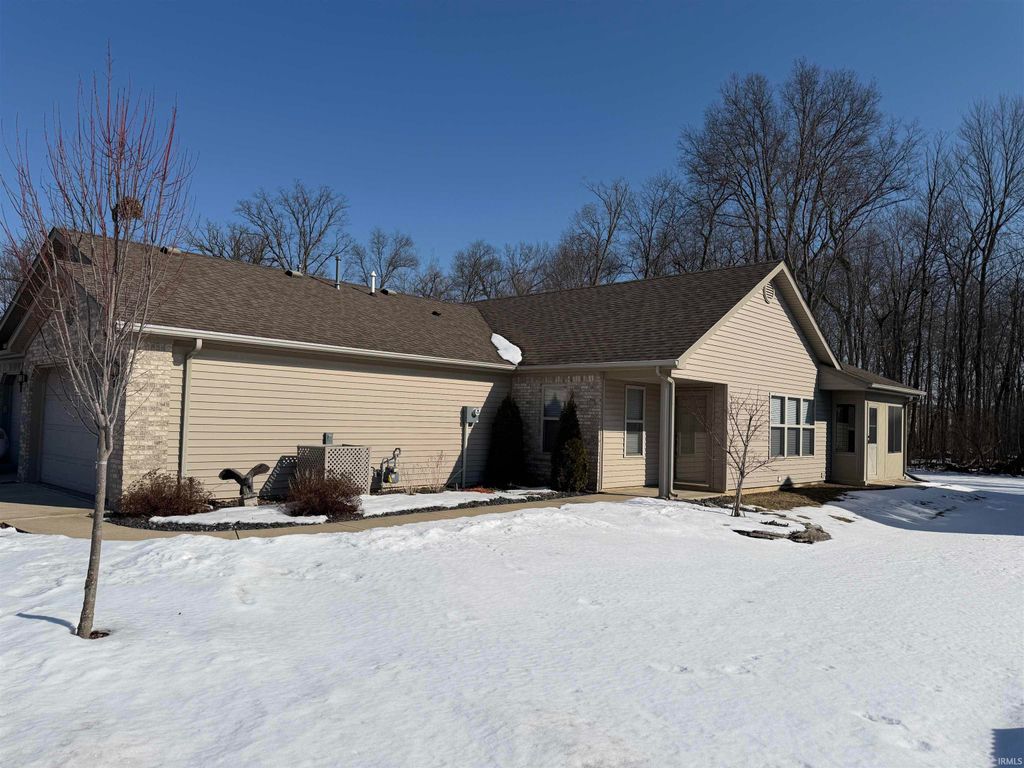 Photo of 1241 Oak Grove Place, Decatur, IN 46733 (MLS # 202604526)