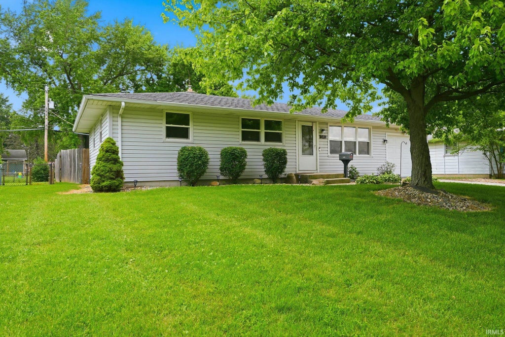 Photo of 340 Tweedwood Drive, New Haven, IN 46774 (MLS # 202622902)