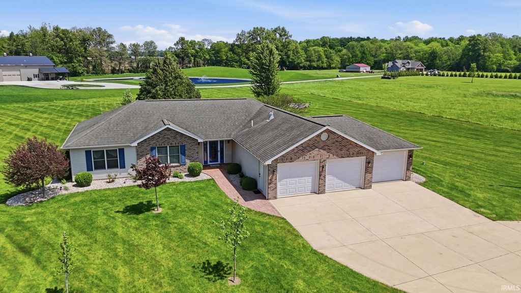 Photo of 3827 NW SR 116 Road, Markle, IN 46770 (MLS # 202619152)