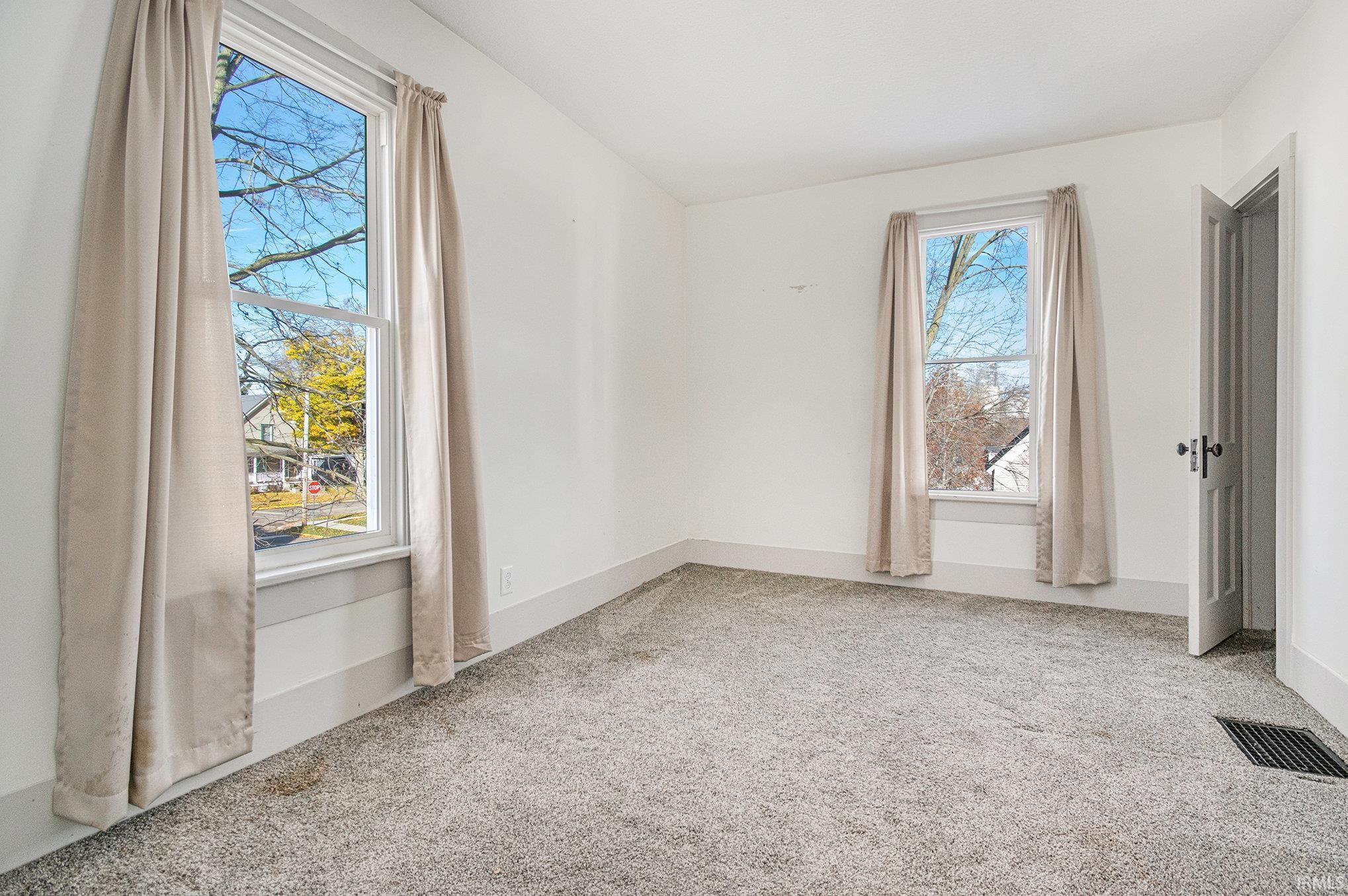 Ligonier, Indiana 46767, United States, 5 Bedrooms Bedrooms, ,2 BathroomsBathrooms,Residential,Active,244146