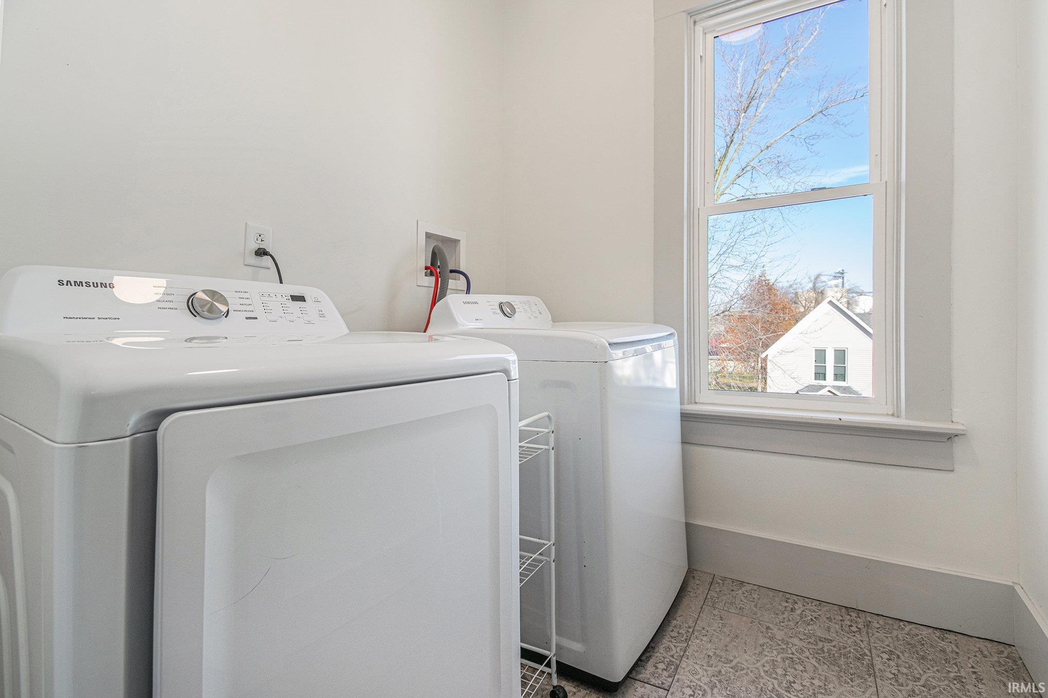 Ligonier, Indiana 46767, United States, 5 Bedrooms Bedrooms, ,2 BathroomsBathrooms,Residential,Active,244146