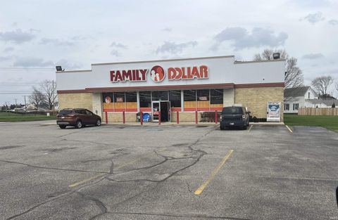 Photo of 435 E Old US 30 Road, Bourbon, IN 46504 (MLS # 202611390)