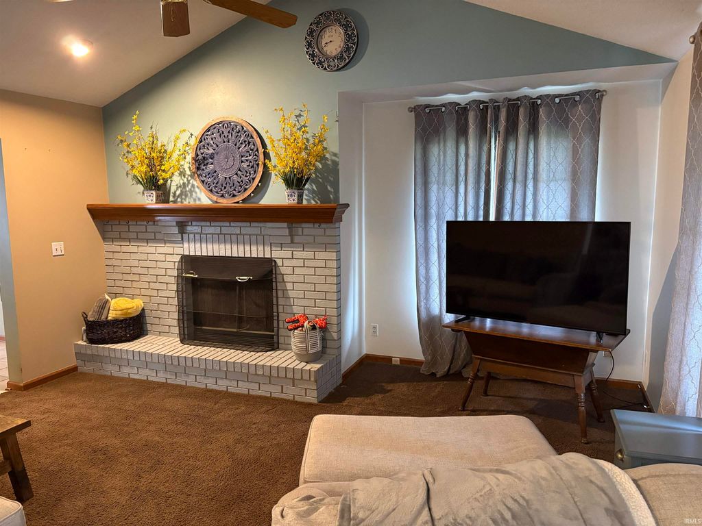 Photo of 1531 Ridgewood Ln, Bluffton, IN 46714 (MLS # 202609658)