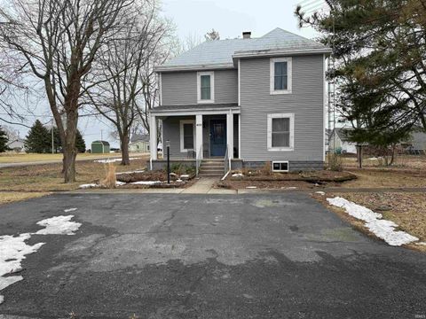 Photo of 403 S Chestnut Street, Earl Park, IN 47942 (MLS # 202604639)