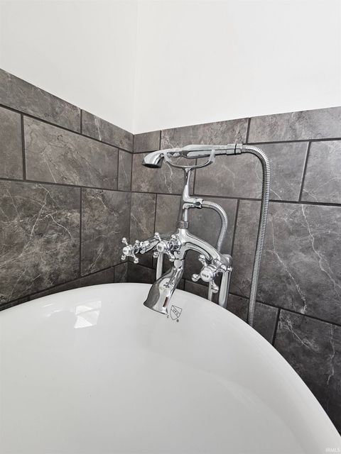 Tiny photo for 1036 S Webster Street, Kokomo, IN 46902 (MLS # 202539525)