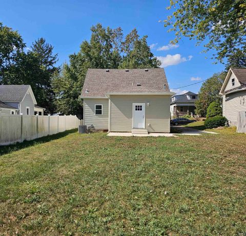 Tiny photo for 1036 S Webster Street, Kokomo, IN 46902 (MLS # 202539525)