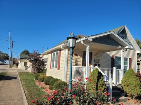 Photo of 1704 Indiana Avenue, Vincennes, IN 47591 (MLS # 202544613)