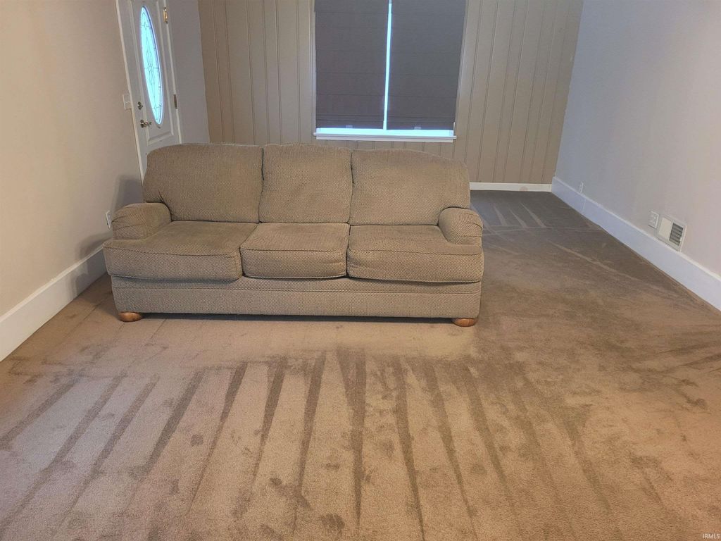 Photo of 1704 Indiana Avenue, Vincennes, IN 47591 (MLS # 202544613)