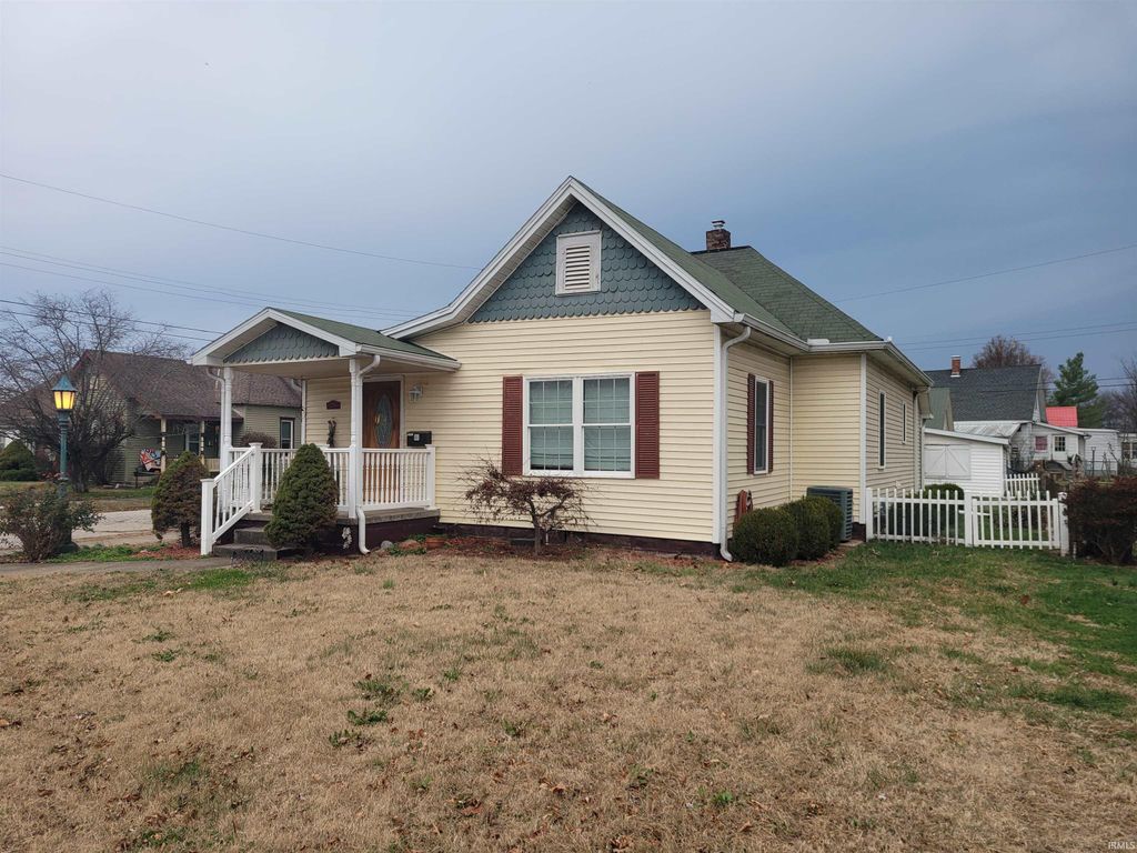 Photo of 1704 Indiana Avenue, Vincennes, IN 47591 (MLS # 202544613)