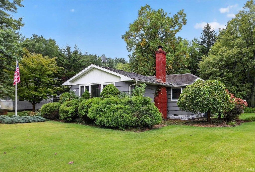 Photo of 25520 Country Club Drive, South Bend, IN 46619 (MLS # 202639098)