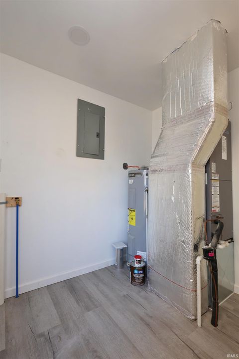 Tiny photo for 204 W 8th Street, Jonesboro, IN 46938 (MLS # 202543560)