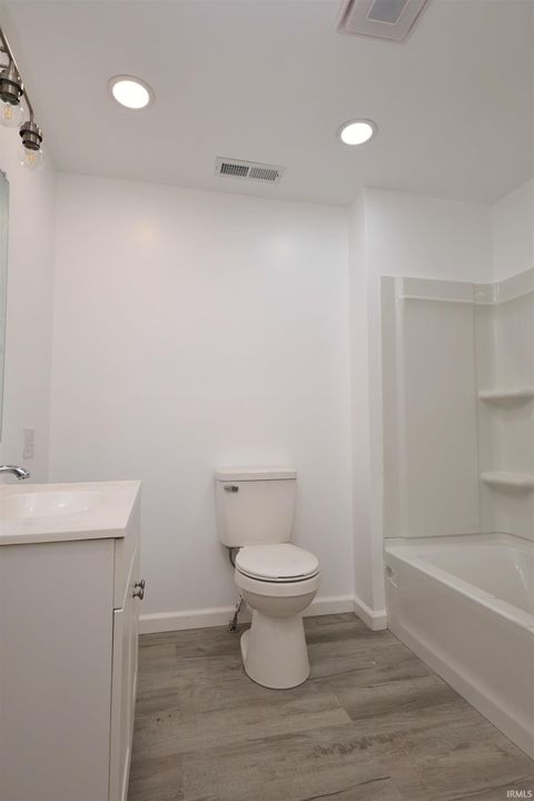 Tiny photo for 204 W 8th Street, Jonesboro, IN 46938 (MLS # 202543560)