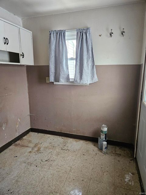 Tiny photo for 1128 S Elizabeth Street, Kokomo, IN 46902 (MLS # 202548602)