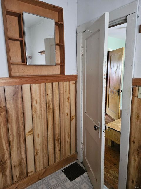 Tiny photo for 1128 S Elizabeth Street, Kokomo, IN 46902 (MLS # 202548602)