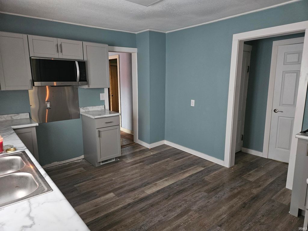 Photo of 1128 S Elizabeth Street, Kokomo, IN 46902 (MLS # 202548602)