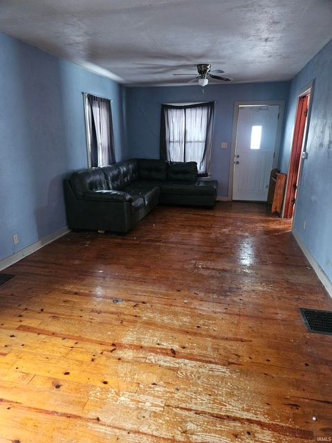 Tiny photo for 1128 S Elizabeth Street, Kokomo, IN 46902 (MLS # 202548602)