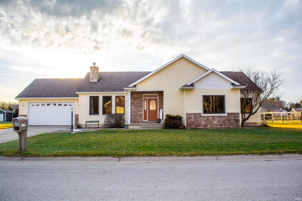 Photo of 59699 Park Side Drive, Elkhart, IN 46517 (MLS # 202606496)
