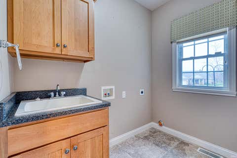 Tiny photo for 909 Uriel Court, Evansville, IN 47725 (MLS # 202625503)